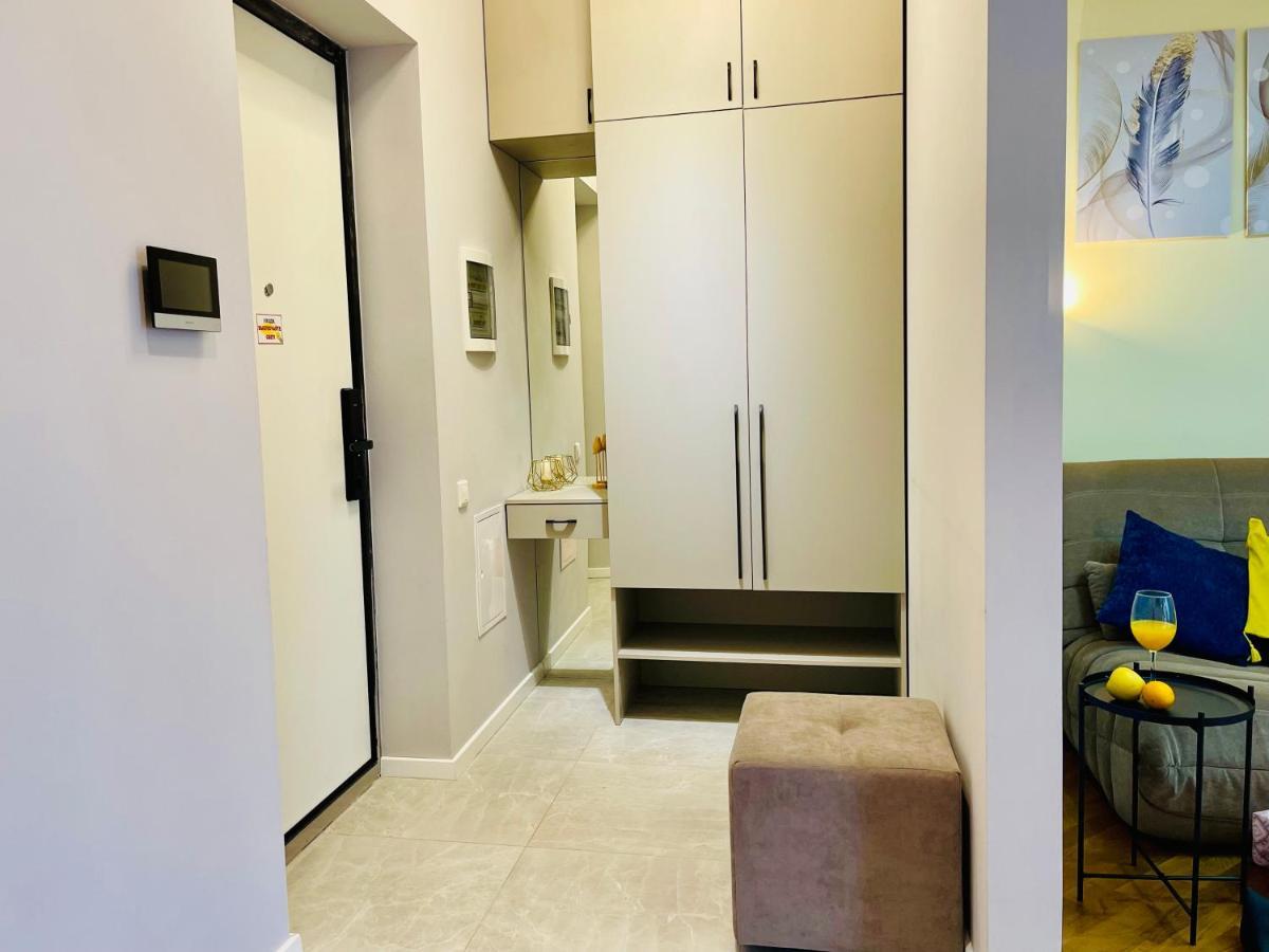 Appartement Уютная Стильная Квартира Возле Центрального Парка Горького! à Almaty Extérieur photo