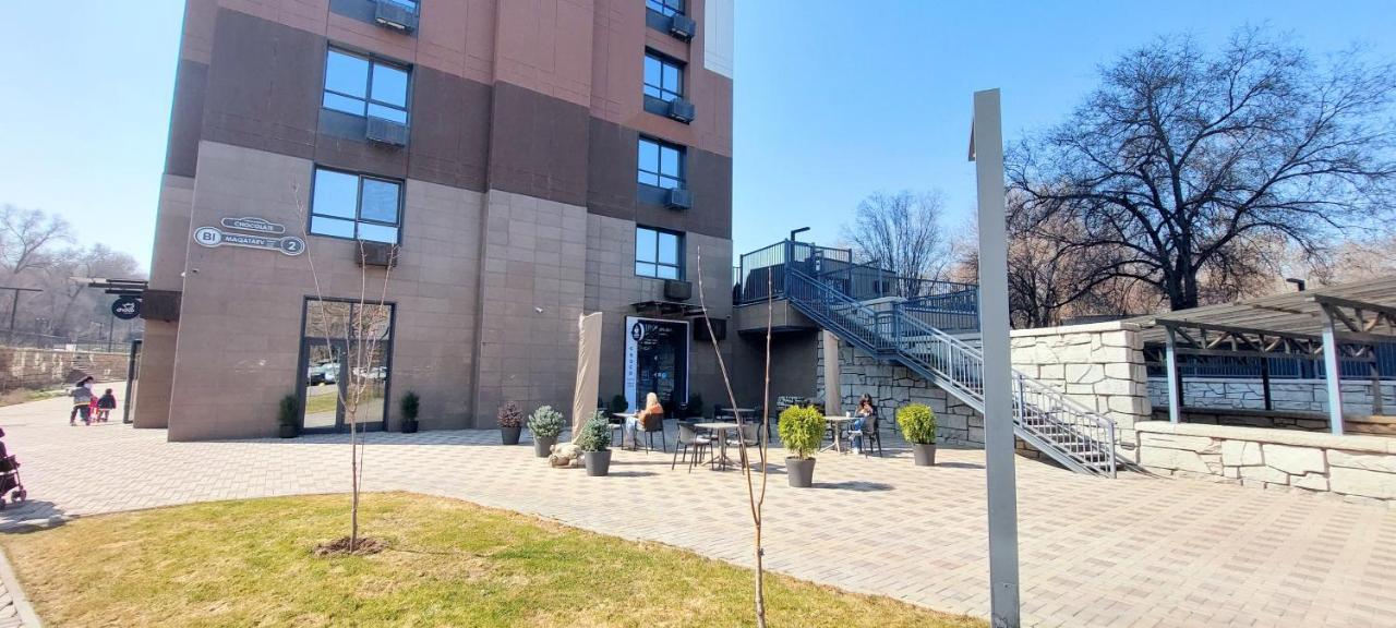 Appartement Уютная Стильная Квартира Возле Центрального Парка Горького! à Almaty Extérieur photo